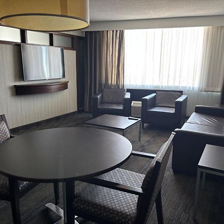 Radisson Hotel Winnipeg Downtown Экстерьер фото