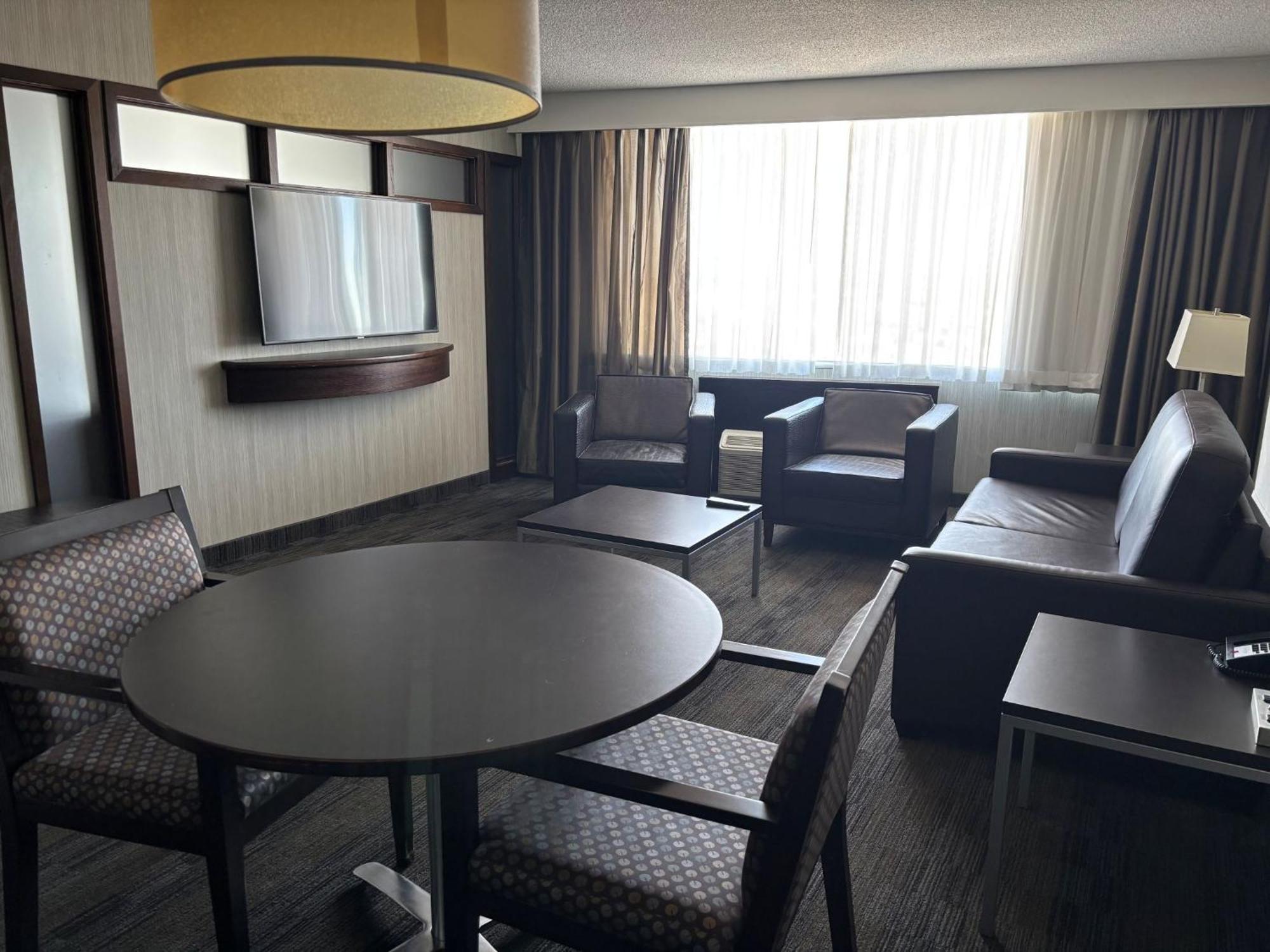 Radisson Hotel Winnipeg Downtown Экстерьер фото